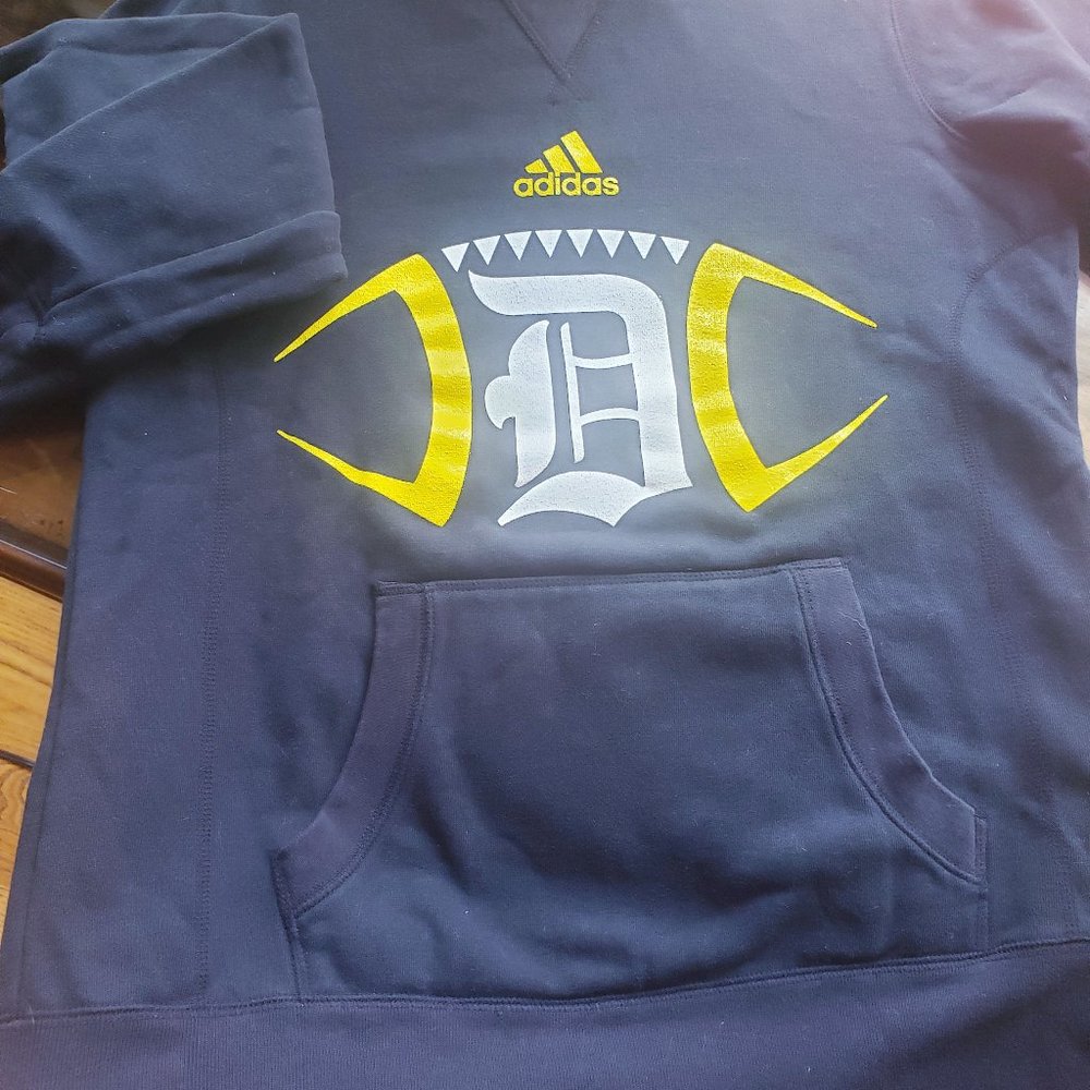 English D Gold & Blue 🏈 sweatshirt